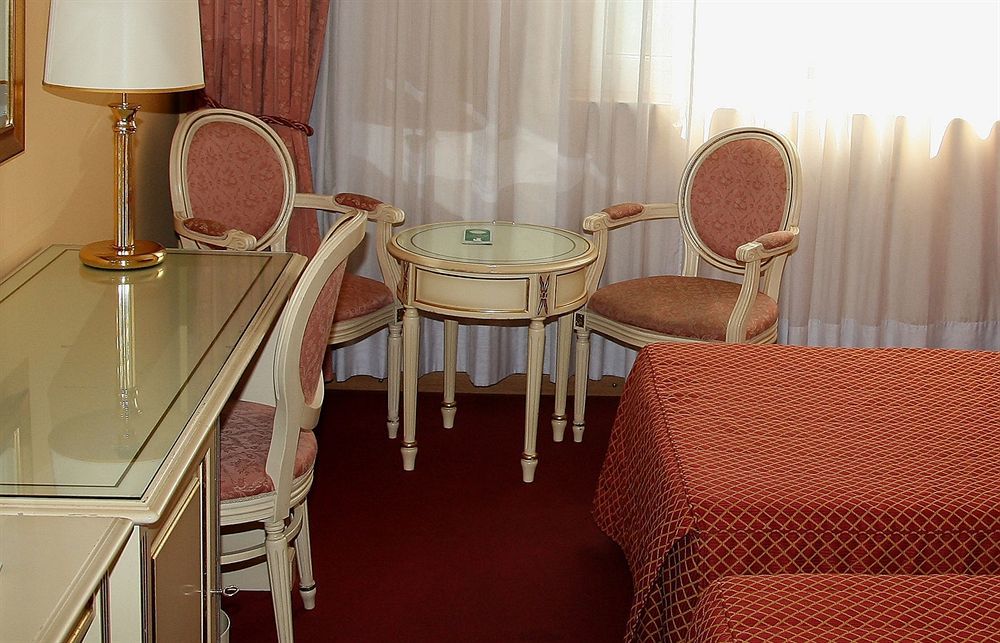 Hotel Ristorante Continental Osio Sotto Zewnętrze zdjęcie